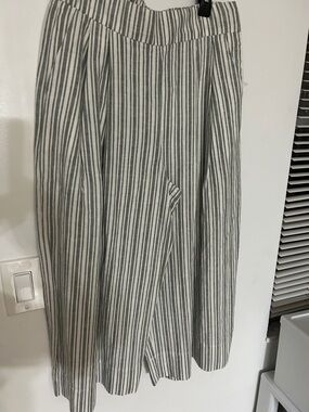 GAP Wide Leg Striped Pants in White and Gray